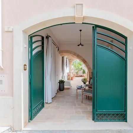 Corte Curatolo Apartment Martano